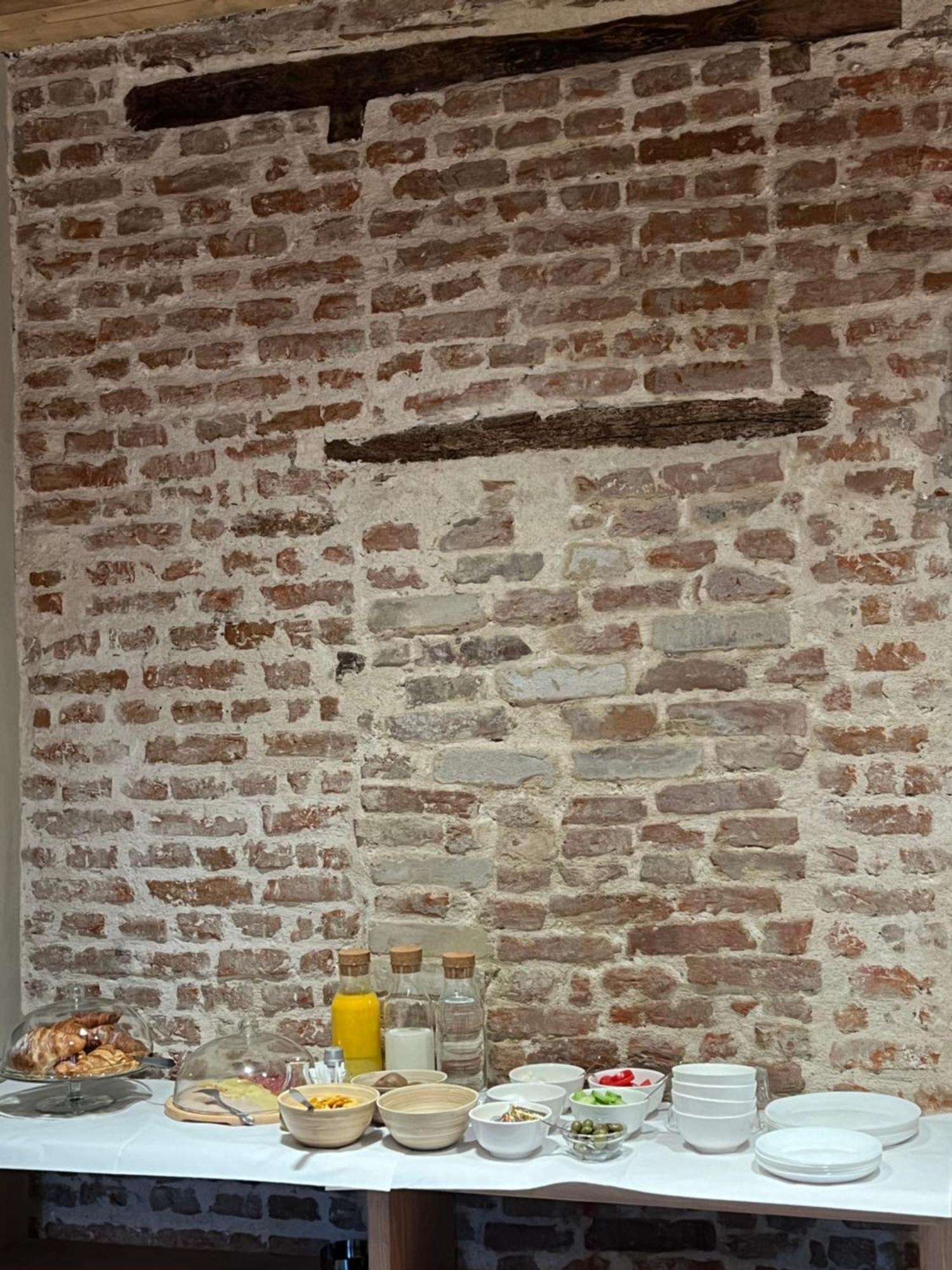 Faces & Places Boutique Hotel Тирана Экстерьер фото