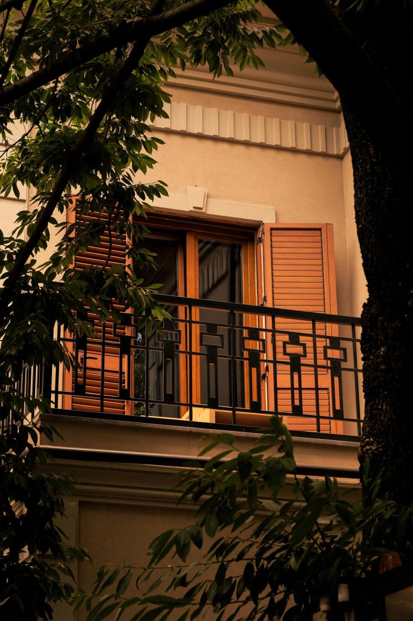 Faces & Places Boutique Hotel Тирана Экстерьер фото